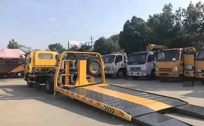 阿合奇汽车中途维修案例