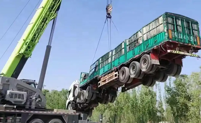 阿合奇道路脱困救援案例